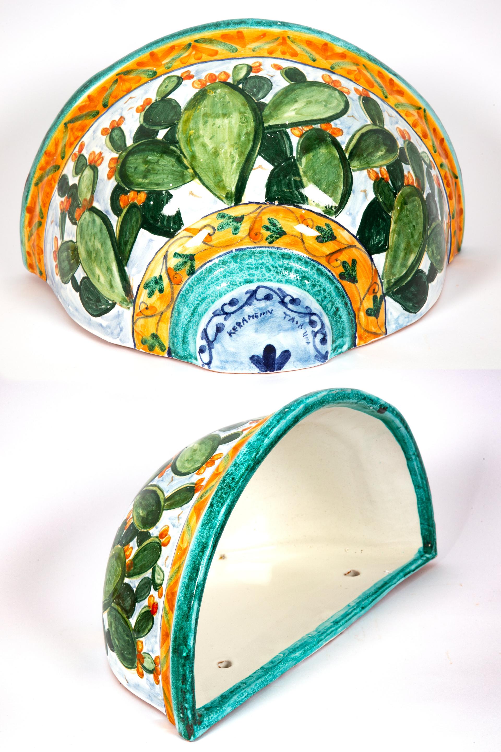 Wall vase 28 cm.